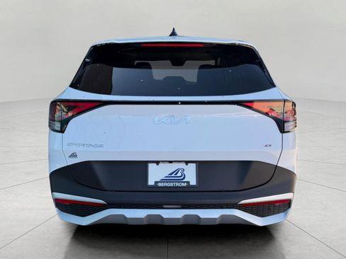 Certified 2025 Kia Sportage LX AWD/4WD image 9