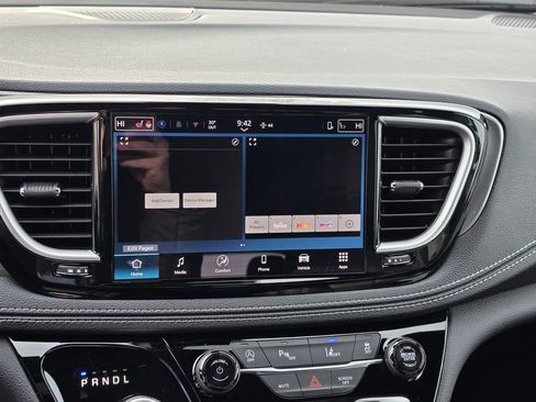 New 2026 Chrysler Pacifica Select image 20