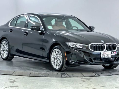 Used 2025 BMW 330i Sedan w/ Premium Package image 9
