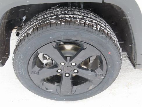 New 2026 Jeep Grand Cherokee Limited w/ Limited Altitude Package image 15