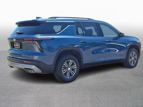 Used 2026 Chevrolet Traverse LT AWD/4WD image 4