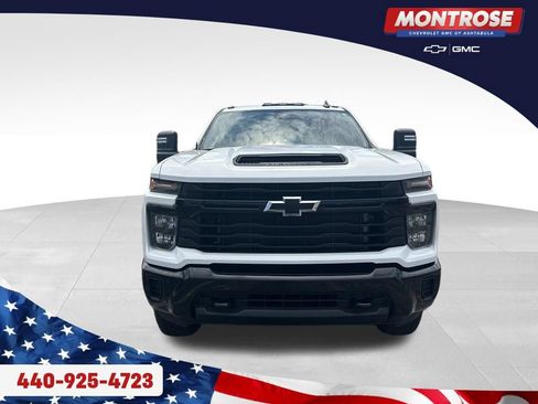 Used 2025 Chevrolet Silverado 2500 Custom w/ Custom Value Package AWD/4WD image 8