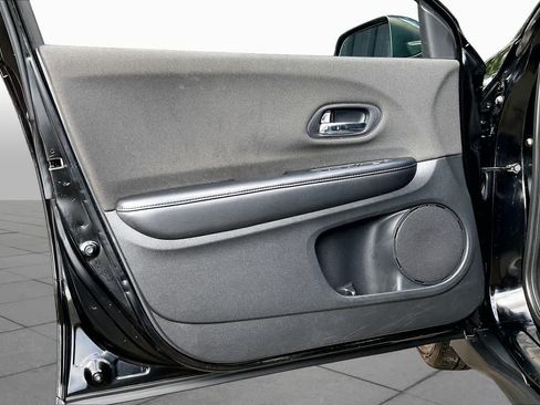 Used 2019 Honda HR-V LX image 21