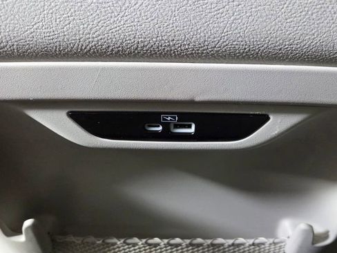 Used 2021 Chrysler Pacifica Touring-L FWD image 30