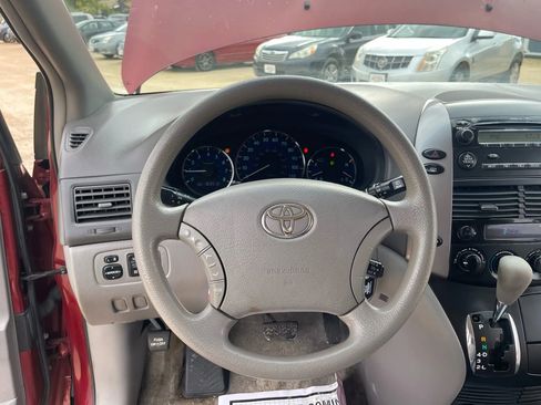Used 2007 Toyota Sienna LE image 17