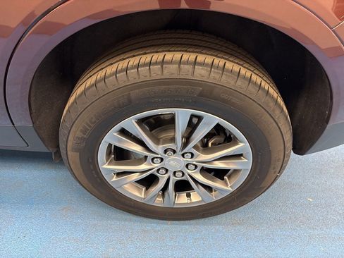 Used 2022 Cadillac XT5 Premium Luxury image 19