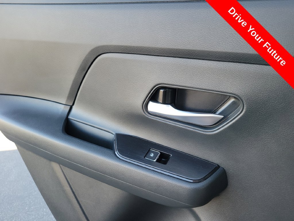 Used 2026 Nissan Kicks SR w/ SR Premium Package FWD image 23
