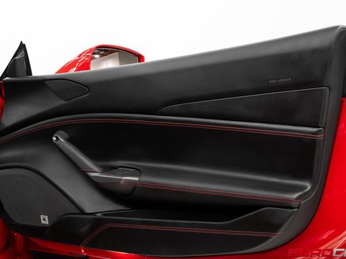 Used 2017 Ferrari 488 GTB RWD image 28