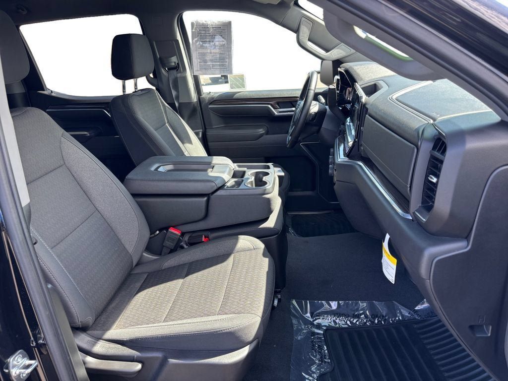 Certified 2025 Chevrolet Silverado 1500 LT RWD image 17