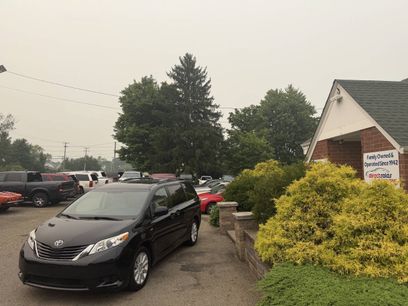Used 2016 Toyota Sienna LE