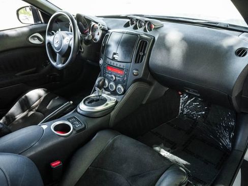 Used 2009 Nissan 370Z Touring w/ Sport Pkg image 22