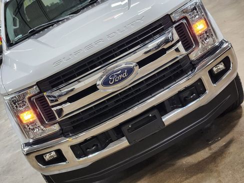 Used 2018 Ford F250 XLT w/ XLT Value Package image 19