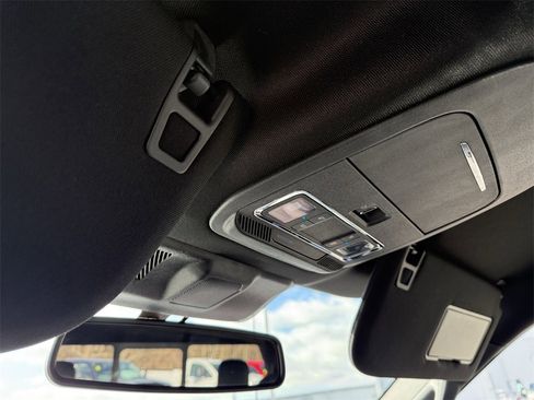 Used 2022 Ford F150 Lariat w/ Equipment Group 502A High image 29