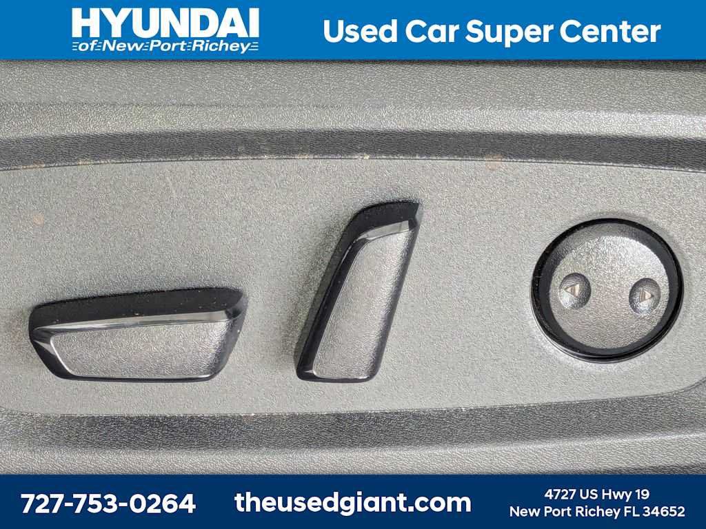 Used 2024 Nissan Pathfinder SV w/ Lighting Package (N92) FWD image 25