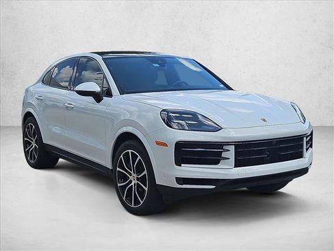 Used 2024 Porsche Cayenne Coupe AWD/4WD image 3