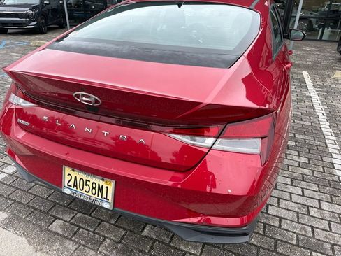 Used 2022 Hyundai Elantra SEL w/ Convenience Package FWD image 10