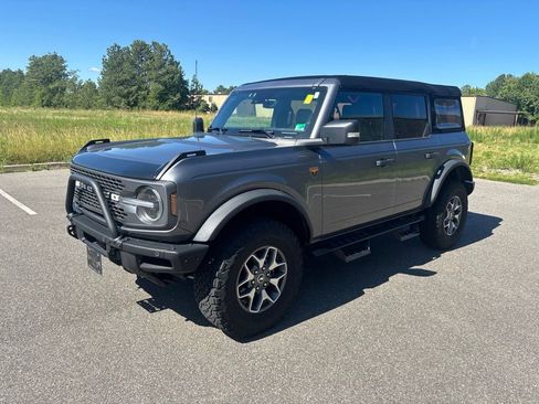 Used 2024 Ford Bronco Badlands AWD/4WD image 3