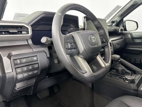 Certified 2025 Toyota 4Runner TRD Off-Road Premium AWD/4WD image 4
