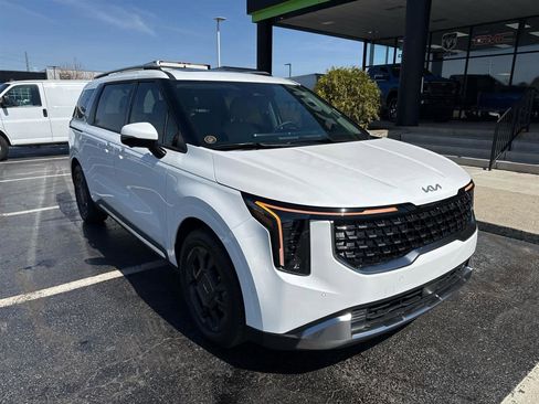 Used 2026 Kia Carnival SX image 2