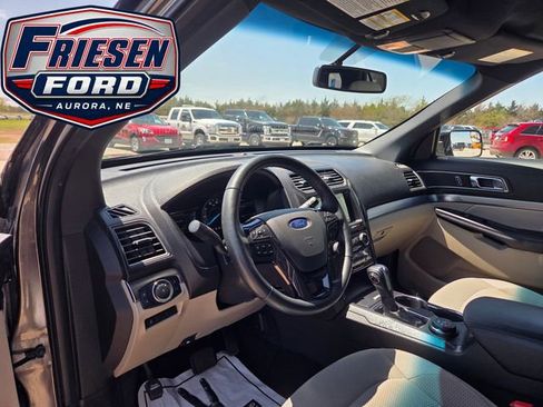 Used 2018 Ford Explorer XLT w/ Equipment Group 201A AWD/4WD image 13