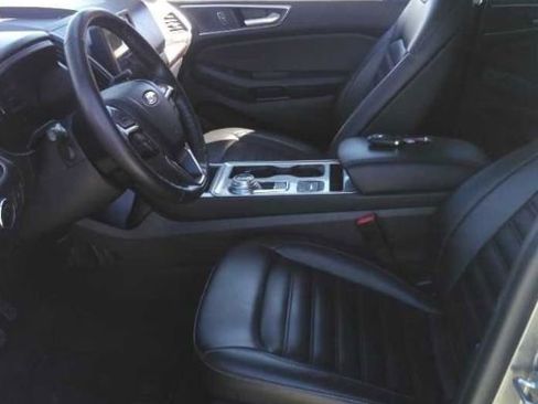 Used 2023 Ford Edge SEL image 2