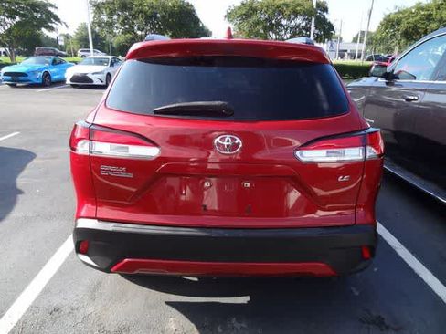 Used 2022 Toyota Corolla Cross LE FWD image 6