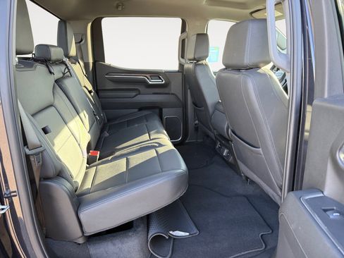 Used 2025 GMC Sierra 1500 SLT image 18