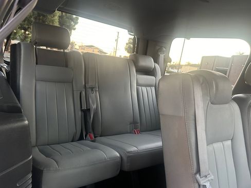 Used 2004 Lincoln Navigator Luxury image 14