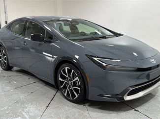 Used 2023 Toyota Prius Prime video 3