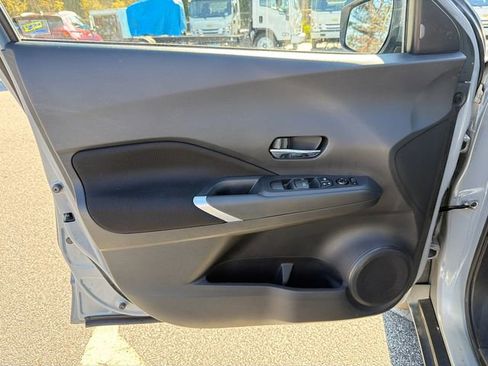 Used 2021 Nissan Kicks SV image 10