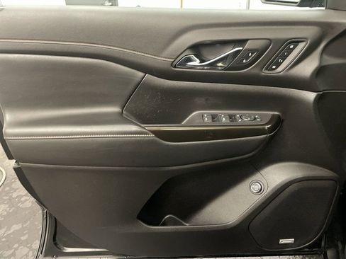 Used 2022 GMC Acadia AT4 image 17