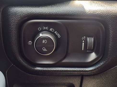 Used 2021 RAM 1500 Lone Star AWD/4WD image 28