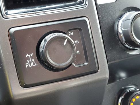 Used 2020 Ford F150 XLT w/ Equipment Group 302A Luxury AWD/4WD image 18