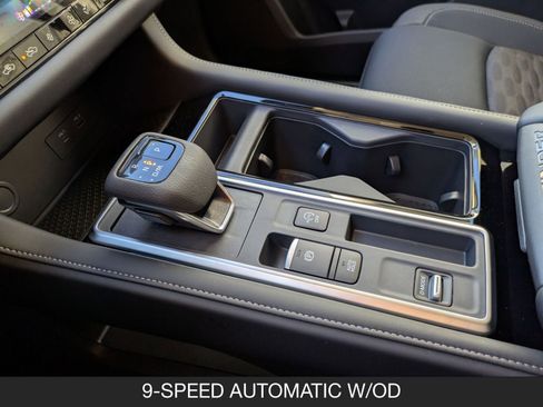 New 2025 Nissan Pathfinder SV image 16