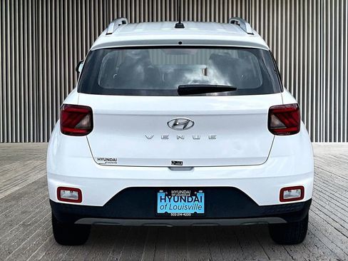 Used 2025 Hyundai Venue SEL FWD image 5