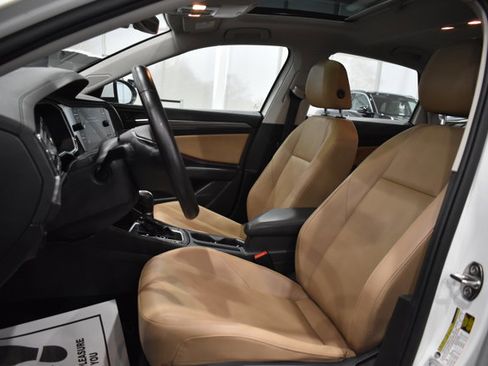 Used 2019 Volkswagen Jetta SEL image 25
