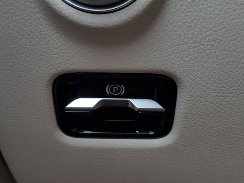 Used 2023 Mercedes-Benz C 300 Sedan image 26