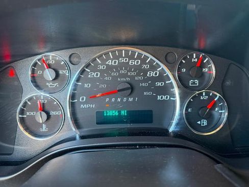 Used 2024 GMC Savana 2500 w/ Driver Convenience Package image 11