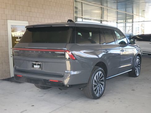 New 2026 Lincoln Navigator Black Label AWD/4WD image 4