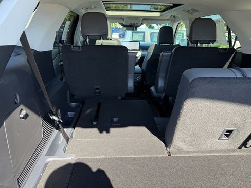 New 2025 Ford Explorer Active w/ Active Comfort Package image 32