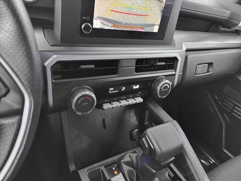 Certified 2025 Toyota 4Runner SR5 AWD/4WD image 15