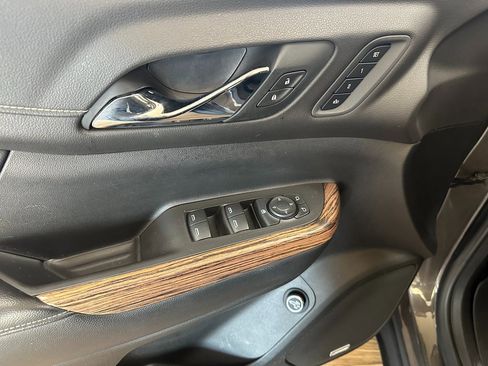 Used 2019 GMC Acadia Denali w/ Technology Package image 12