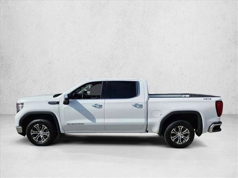 Used 2025 GMC Sierra 1500 SLT image 7