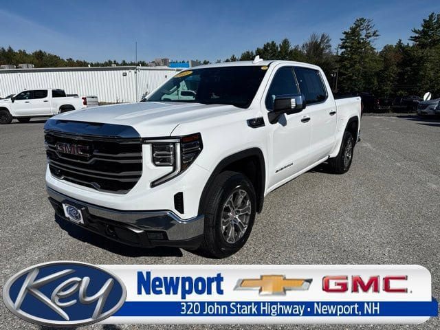 Used 2025 GMC Sierra 1500 SLT AWD/4WD image 1