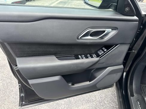 Used 2026 Land Rover Range Rover Velar Dynamic SE AWD/4WD image 19