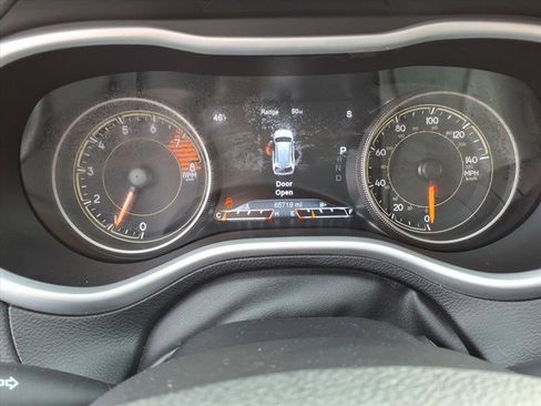 Used 2017 Jeep Cherokee Trailhawk w/ Cold Weather Group image 27