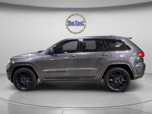 Used 2019 Jeep Grand Cherokee Altitude AWD/4WD image 2