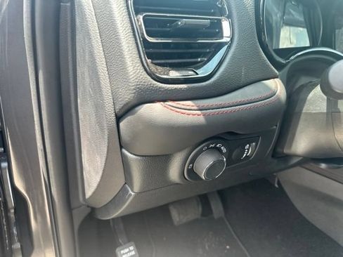 Used 2025 Dodge Durango R/T w/ Blacktop Package AWD/4WD image 12