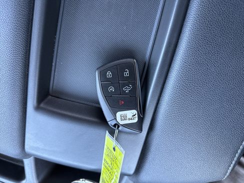 Used 2023 Chevrolet Silverado 1500 LT image 25