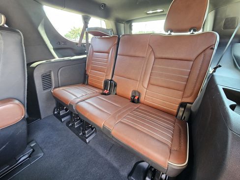 Used 2024 GMC Yukon XL Denali Ultimate image 30